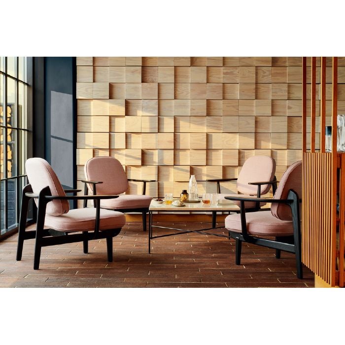 FRITZ HANSEN(フリッツハンセン)/PLANNER COFFEE TABLES(プランナーコーヒーテーブル)/大理石(クリーム120)/スチール脚(ブラック粉体塗装仕上げ)/80×80cm/MC320 【納期】ご注文後確認