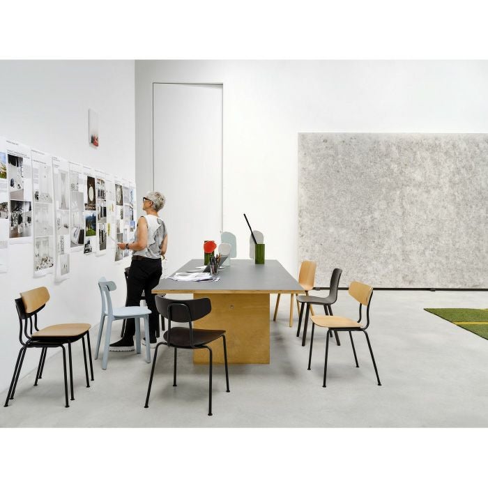 Vitra(ヴィトラ)/Moca(モカ)/ダイニングチェア/ナチュラルオーク/ラッカー仕上げ/ベーシックダーク脚 【納期】約3~4週間(メーカー欠品時を除く)