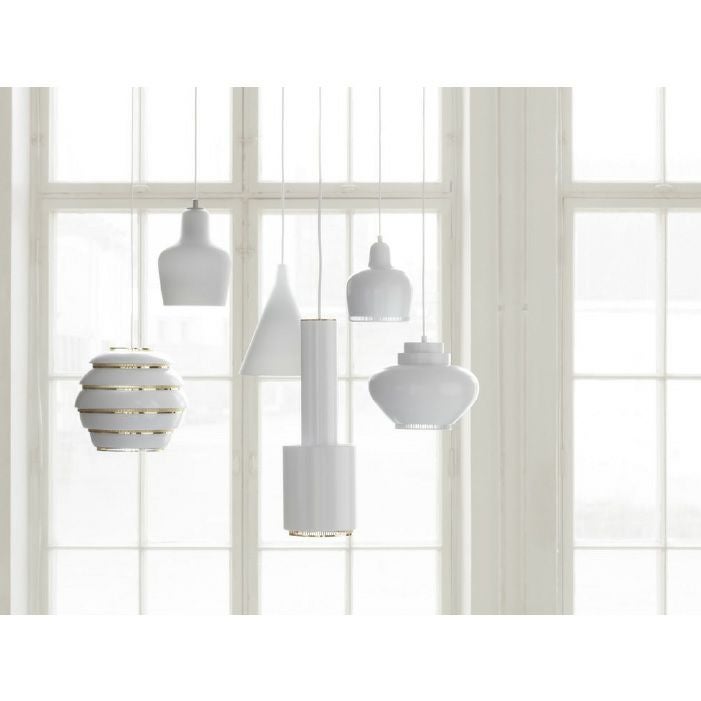 Artek/A110 Pendant Lamp “Hand Grenade“/A110 ペンダント 手榴弾/スチール/ホワイト塗装/ブラスメッキ 【納期】約3~4週間(メーカー欠品時を除く)