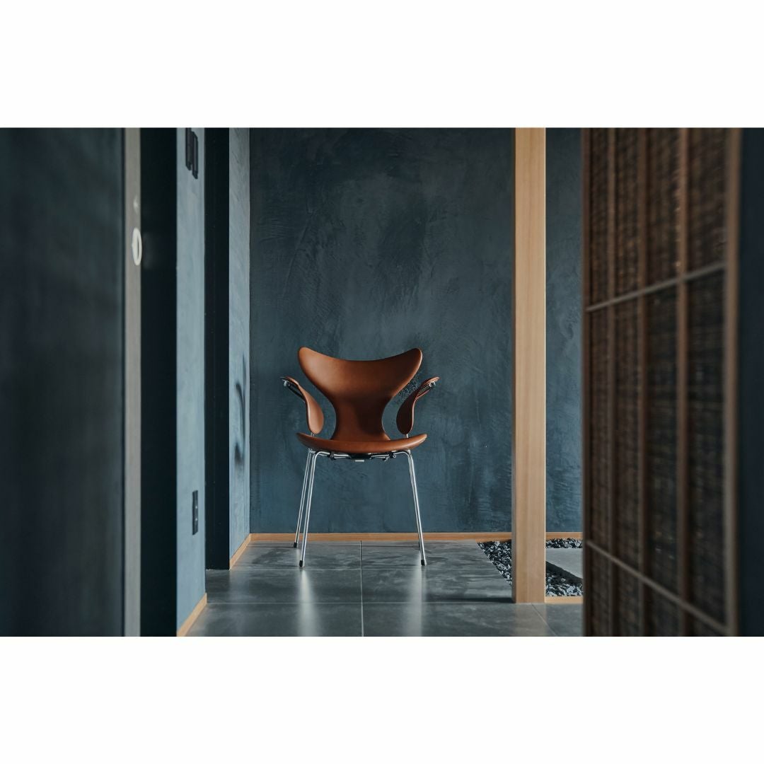 FRITZ HANSEN(フリッツハンセン)/LILY(リリー)3208/アームチェア/ナチュラルウッド / ウォルナット/SH46/仕上げスチール, クローム仕上げ - ハイグロス【納期】ご注文後確認