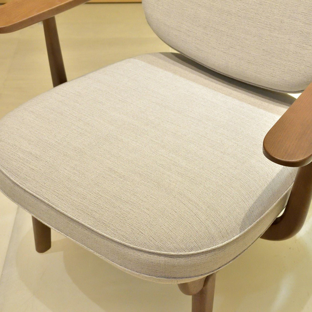 【店頭在庫品】FRITZ HANSEN(フリッツハンセン)/FRED(フレッド)/JH97/ラウンジチェア/ウォルナットステインドオーク/クリスチャンハウン ベージュ 1121
