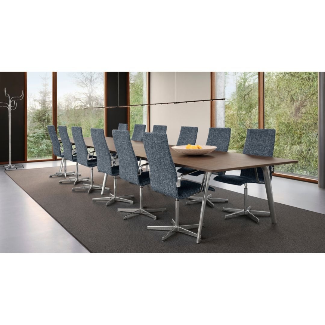 Fritz Hansen(フリッツハンセン)/オックスフォード(ミディアムバック)/「3293W」/エッシェンシャル:ブラック/脚:5スターキャスター付き/サテン仕上げ/シート高さ調整