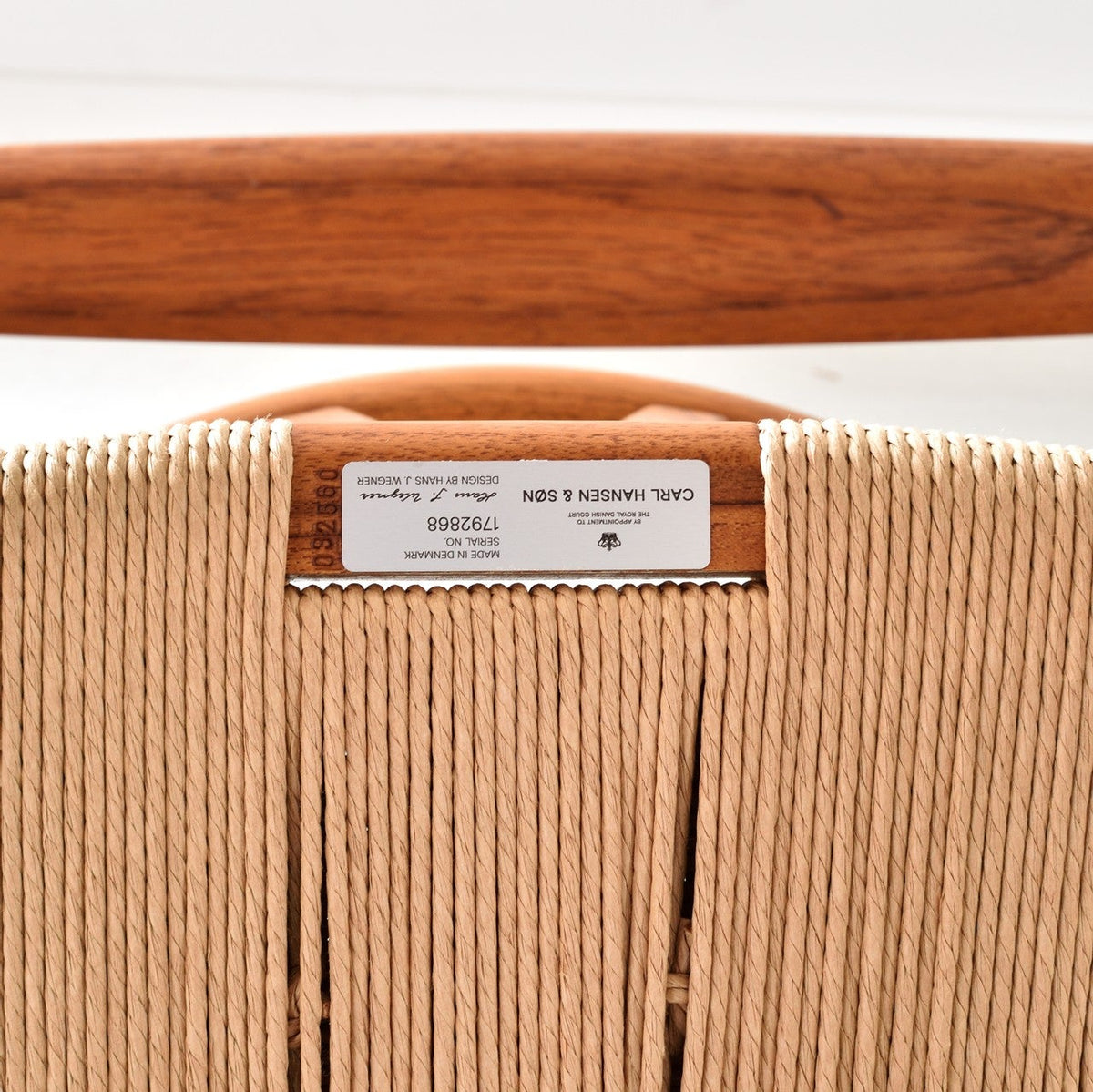 【カールハンセン別注Kvadratクッションプレゼント】CARL HANSEN & SON(カールハンセン&サン)/CH24/Yチェア(ワイチェア)/チーク材/オイル仕上げ/ナチュラルペーパーコード/SH45/【シリアルNo.1792868】/【実物画像】 傷防止フェルト付
