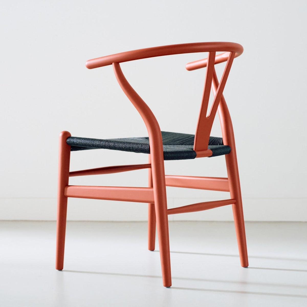 【カールハンセン別注Kvadratクッションプレゼント】CARL HANSEN & SON（カールハンセン&サン）/CH24/Yチェア（ワイチェア）/ビーチ材/SOFT/RED BROWN（レッドブラウン）/ブラックペーパーコード/SH43【納期】ご注文後確認