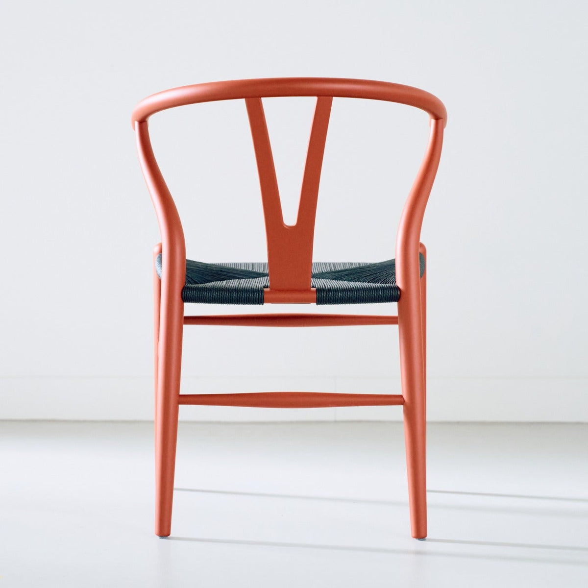 【カールハンセン別注Kvadratクッションプレゼント】CARL HANSEN & SON（カールハンセン&サン）/CH24/Yチェア（ワイチェア）/ビーチ材/SOFT/RED BROWN（レッドブラウン）/ブラックペーパーコード/SH43【納期】ご注文後確認