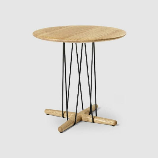 CARL HANSEN & SON（カールハンセン&サン）/E021/EMBRACE LOUNGE TABLE（エンブレイスラウンジテーブル）/オーク材/オイル仕上げ/ブラック脚/直径48cm/サイドテーブル 【納期】約3～4週間（メーカー欠品時を除く）