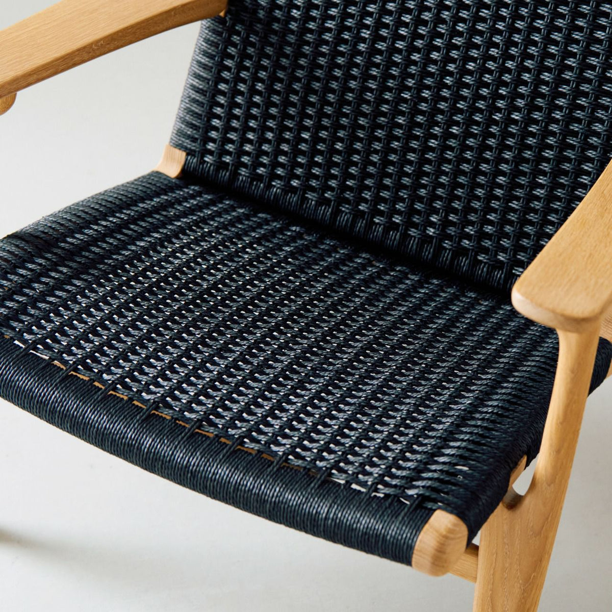 【店頭在庫品】CARL HANSEN & SON（カールハンセン&サン）/CH25/ラウンジチェア/オーク材/ホワイトオイル仕上げ/ブラックペーパーコード