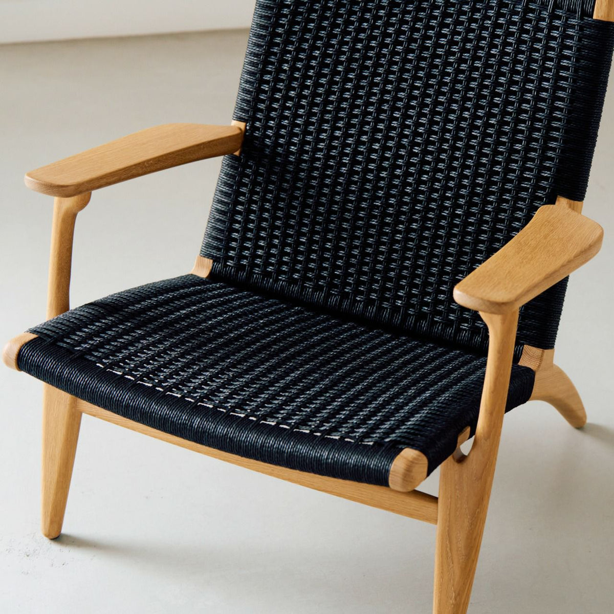 【店頭在庫品】CARL HANSEN & SON（カールハンセン&サン）/CH25/ラウンジチェア/オーク材/ホワイトオイル仕上げ/ブラックペーパーコード