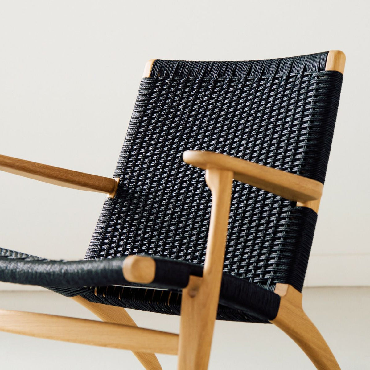 【店頭在庫品】CARL HANSEN & SON（カールハンセン&サン）/CH25/ラウンジチェア/オーク材/ホワイトオイル仕上げ/ブラックペーパーコード