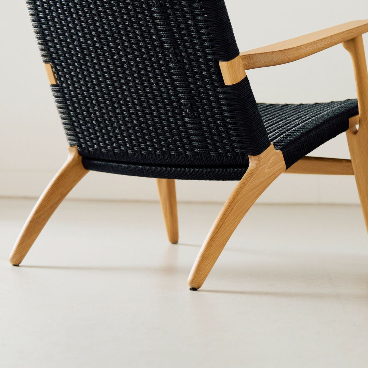 【店頭在庫品】CARL HANSEN & SON（カールハンセン&サン）/CH25/ラウンジチェア/オーク材/ホワイトオイル仕上げ/ブラックペーパーコード