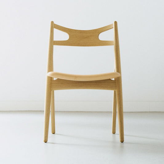 CARL HANSEN & SON（カールハンセン&サン）/CH29P/SAWBUCK CHAIR（ソーバックチェア）/オーク材/ソープ仕上げ/Leather group C/Sif 90/ダイニングチェア