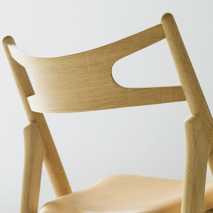 CARL HANSEN & SON（カールハンセン&サン）/CH29P/SAWBUCK CHAIR（ソーバックチェア）/オーク材/ソープ仕上げ/Leather group C/Sif 90/ダイニングチェア
