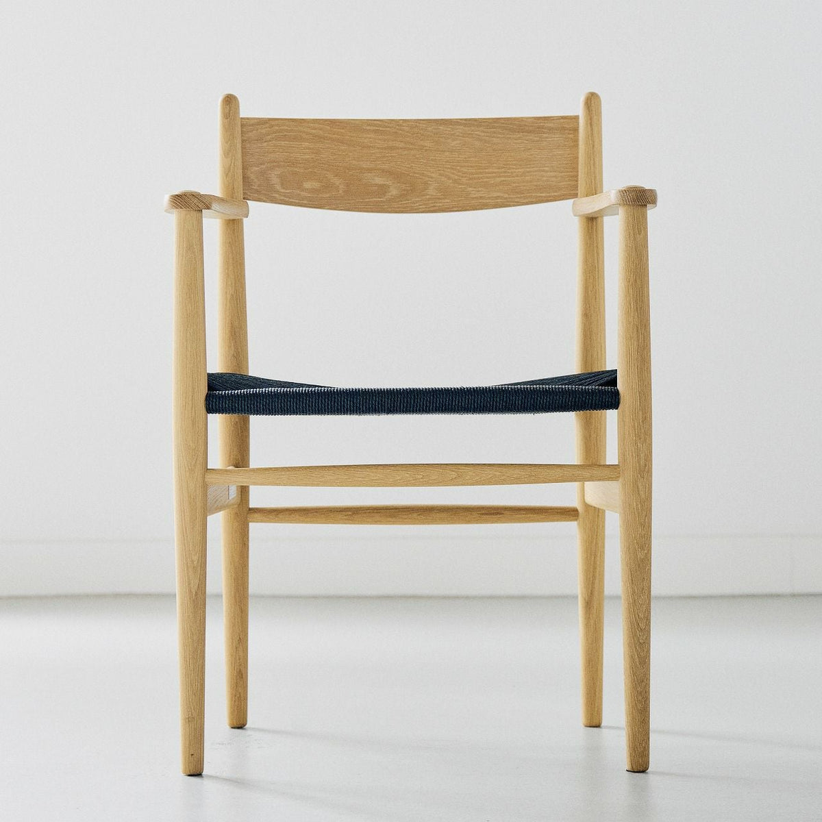 CARL HANSEN & SON（カールハンセン&サン）/CH37/ダイニングチェア/オーク材/ホワイトオイル仕上げ/ブラックペーパーコード【納期】ご注文後確認