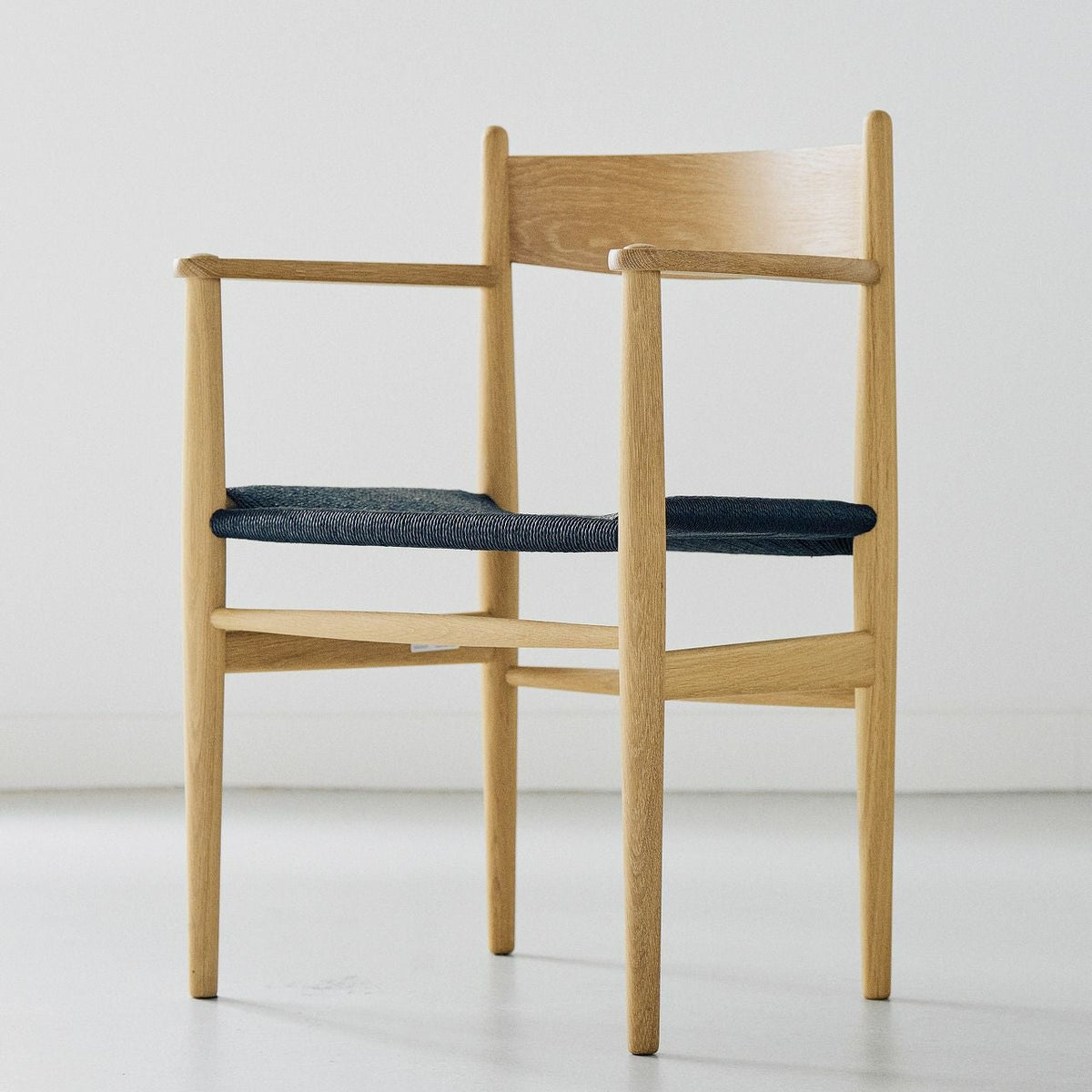 CARL HANSEN & SON（カールハンセン&サン）/CH37/ダイニングチェア/オーク材/ホワイトオイル仕上げ/ブラックペーパーコード【納期】ご注文後確認