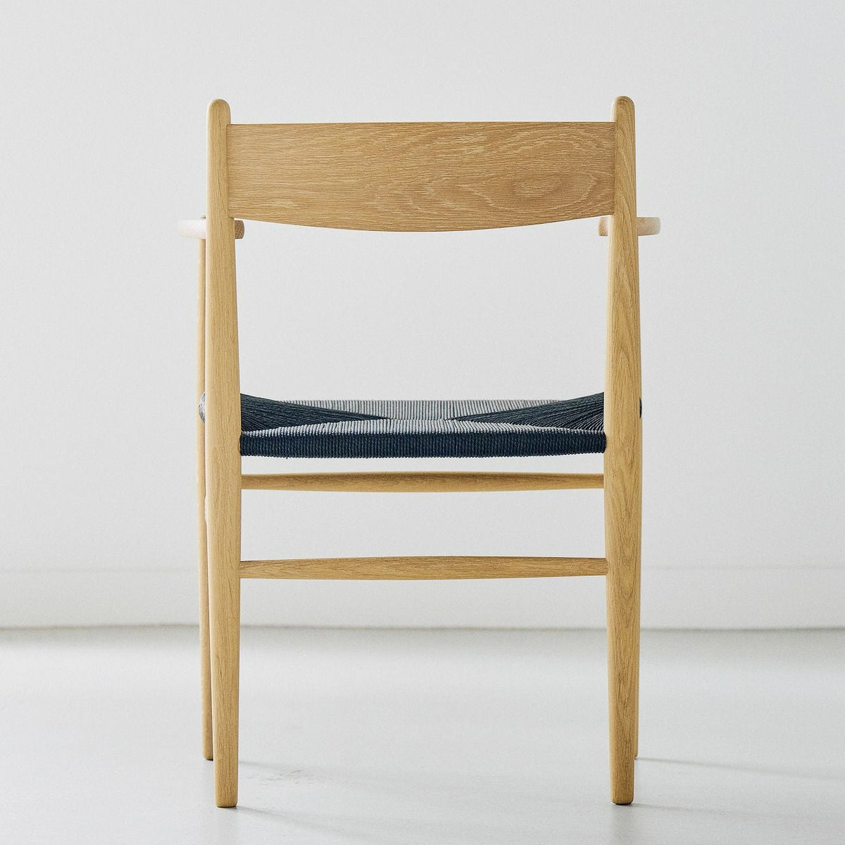 CARL HANSEN & SON（カールハンセン&サン）/CH37/ダイニングチェア/オーク材/ホワイトオイル仕上げ/ブラックペーパーコード【納期】ご注文後確認