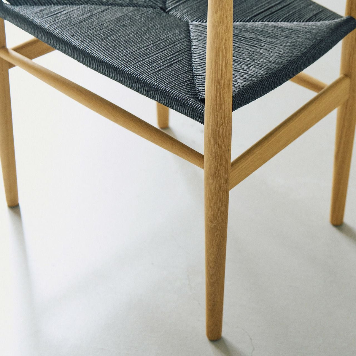 CARL HANSEN & SON（カールハンセン&サン）/CH37/ダイニングチェア/オーク材/ホワイトオイル仕上げ/ブラックペーパーコード【納期】ご注文後確認