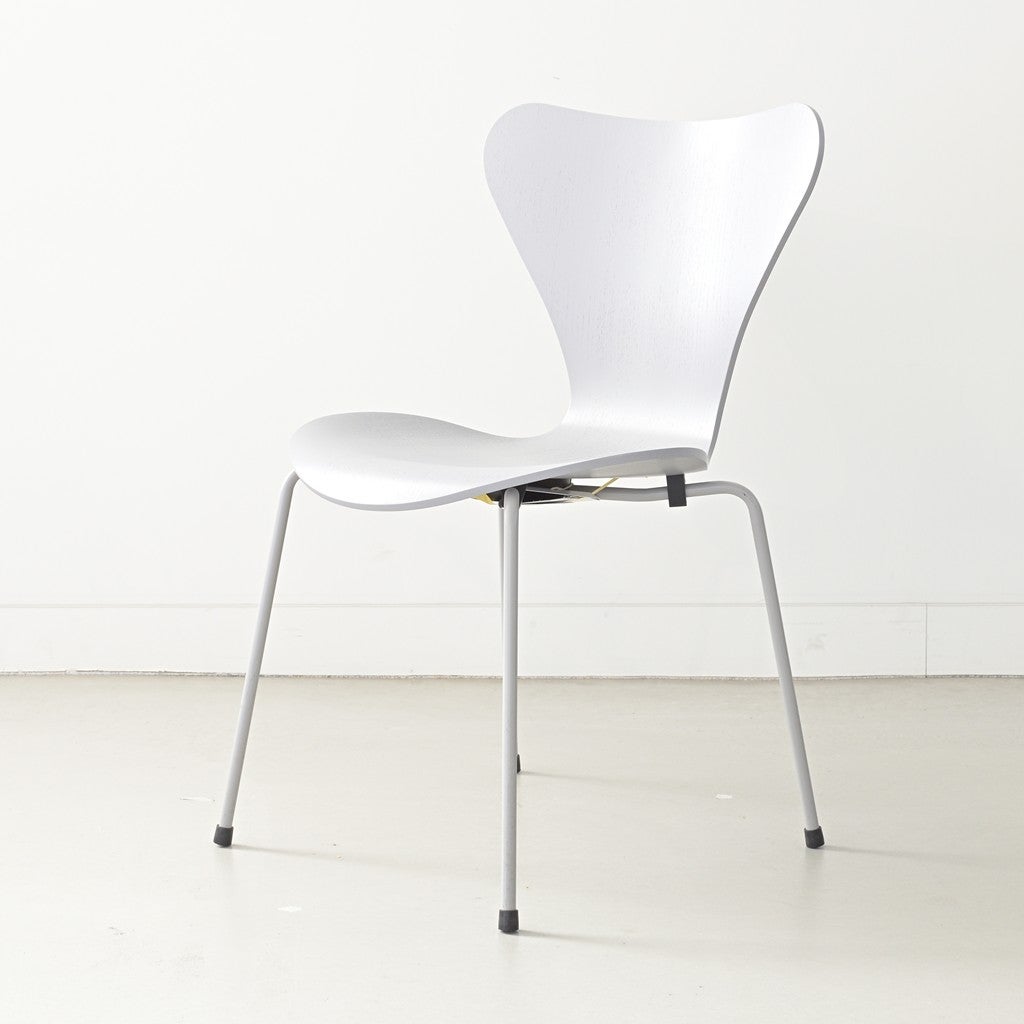 FRITZ HANSEN（フリッツハンセン）/SERIES 7（セブンチェア）/ダイニングチェア/ナイングレー/カラードアッシュ/ナイングレー脚/Model 3107/SH43