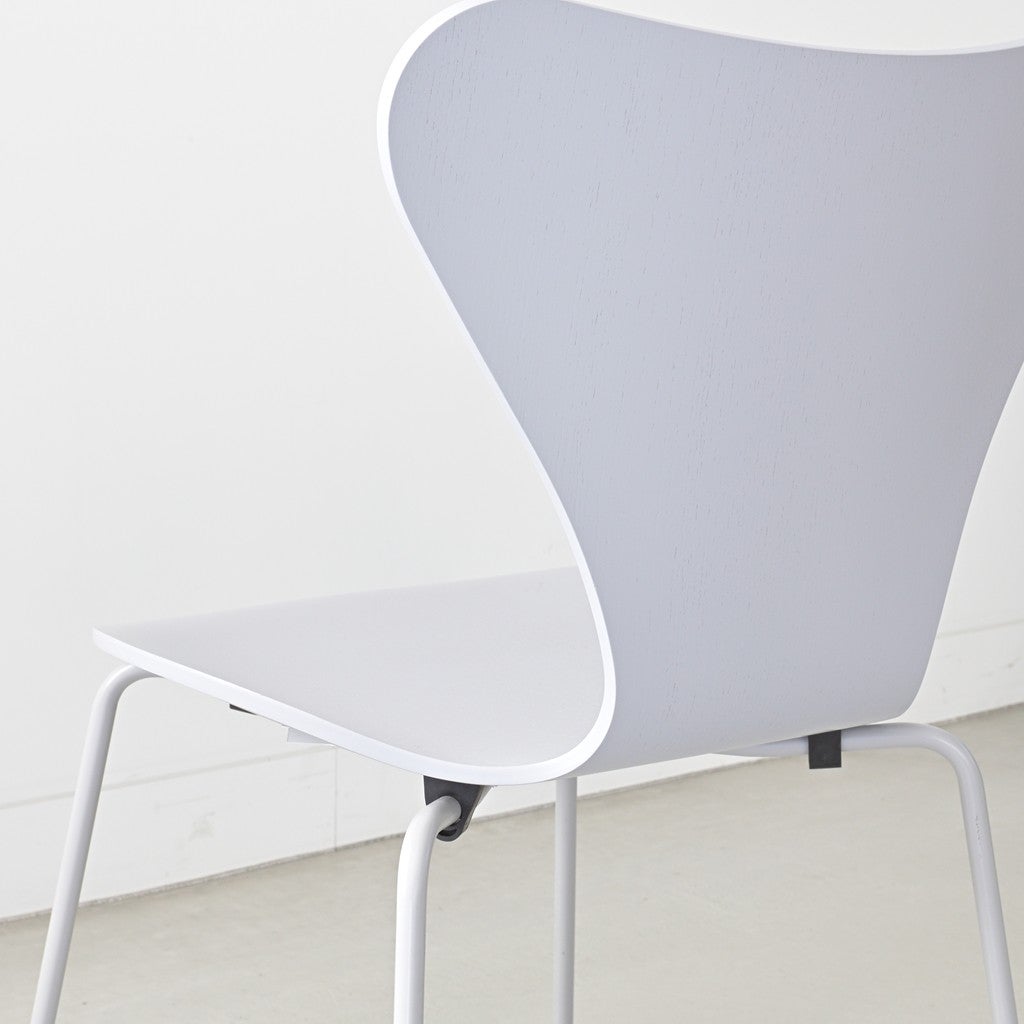 FRITZ HANSEN（フリッツハンセン）/SERIES 7（セブンチェア）/ダイニングチェア/ナイングレー/カラードアッシュ/ナイングレー脚/Model 3107/SH43