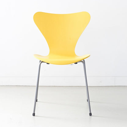 FRITZ HANSEN（フリッツハンセン）/SERIES 7（セブンチェア）/ダイニングチェア/トゥルーイエロー/カラードアッシュ/シルバーグレー脚/Model 3107/SH43