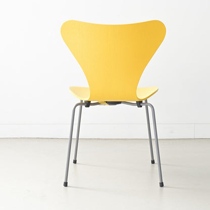 FRITZ HANSEN（フリッツハンセン）/SERIES 7（セブンチェア）/ダイニングチェア/トゥルーイエロー/カラードアッシュ/シルバーグレー脚/Model 3107/SH43