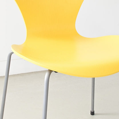 FRITZ HANSEN（フリッツハンセン）/SERIES 7（セブンチェア）/ダイニングチェア/トゥルーイエロー/カラードアッシュ/シルバーグレー脚/Model 3107/SH43