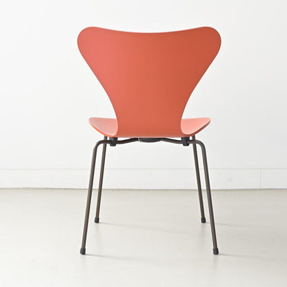 FRITZ HANSEN（フリッツハンセン）/SERIES 7（セブンチェア）/ダイニングチェア/パラダイスオレンジ/カラードアッシュ/ブラウンブロンズ脚/Model 3107/SH43