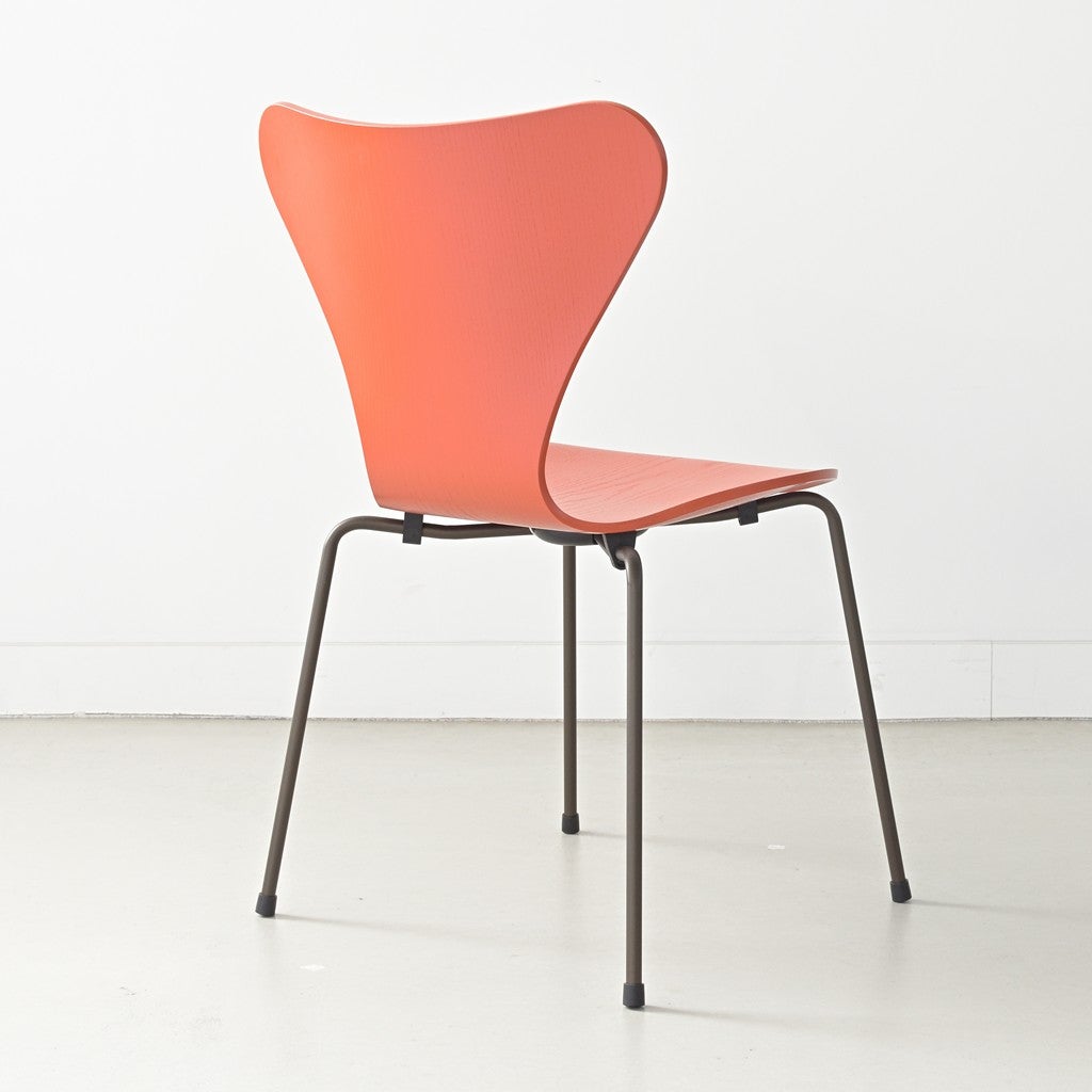 FRITZ HANSEN（フリッツハンセン）/SERIES 7（セブンチェア）/ダイニングチェア/パラダイスオレンジ/カラードアッシュ/ブラウンブロンズ脚/Model 3107/SH43