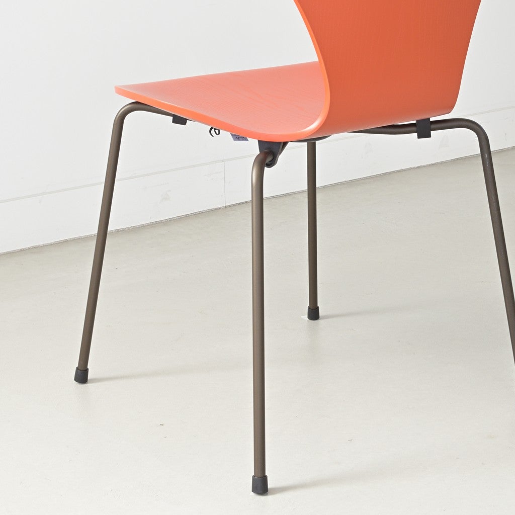 FRITZ HANSEN（フリッツハンセン）/SERIES 7（セブンチェア）/ダイニングチェア/パラダイスオレンジ/カラードアッシュ/ブラウンブロンズ脚/Model 3107/SH43