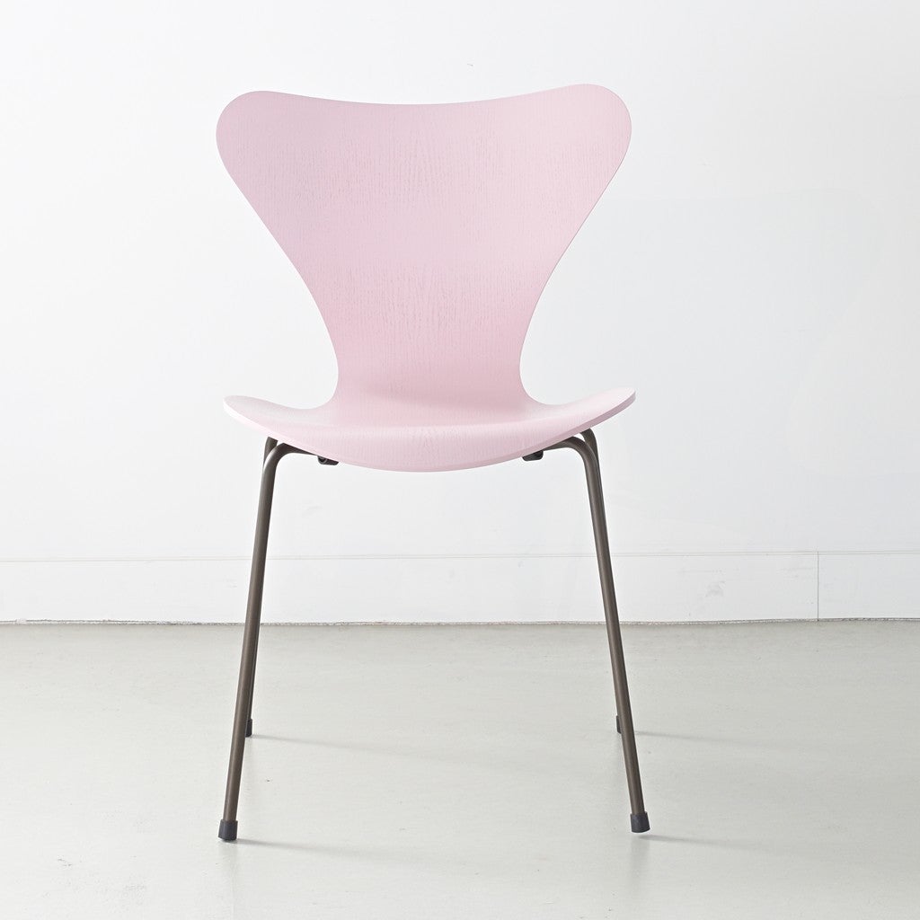 FRITZ HANSEN（フリッツハンセン）/SERIES 7（セブンチェア）/ダイニングチェア/ペールローズ/カラードアッシュ/ブラウンブロンズ脚/Model 3107/SH43