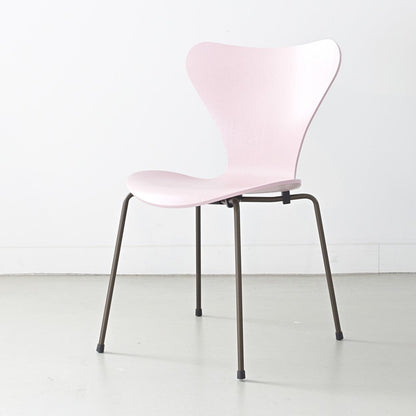 FRITZ HANSEN（フリッツハンセン）/SERIES 7（セブンチェア）/ダイニングチェア/ペールローズ/カラードアッシュ/ブラウンブロンズ脚/Model 3107/SH43