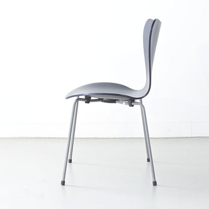 FRITZ HANSEN（フリッツハンセン）/SERIES 7（セブンチェア）/ダイニングチェア/ミッドナイトブルー/カラードアッシュ/シルバーグレー脚/Model 3107/SH43