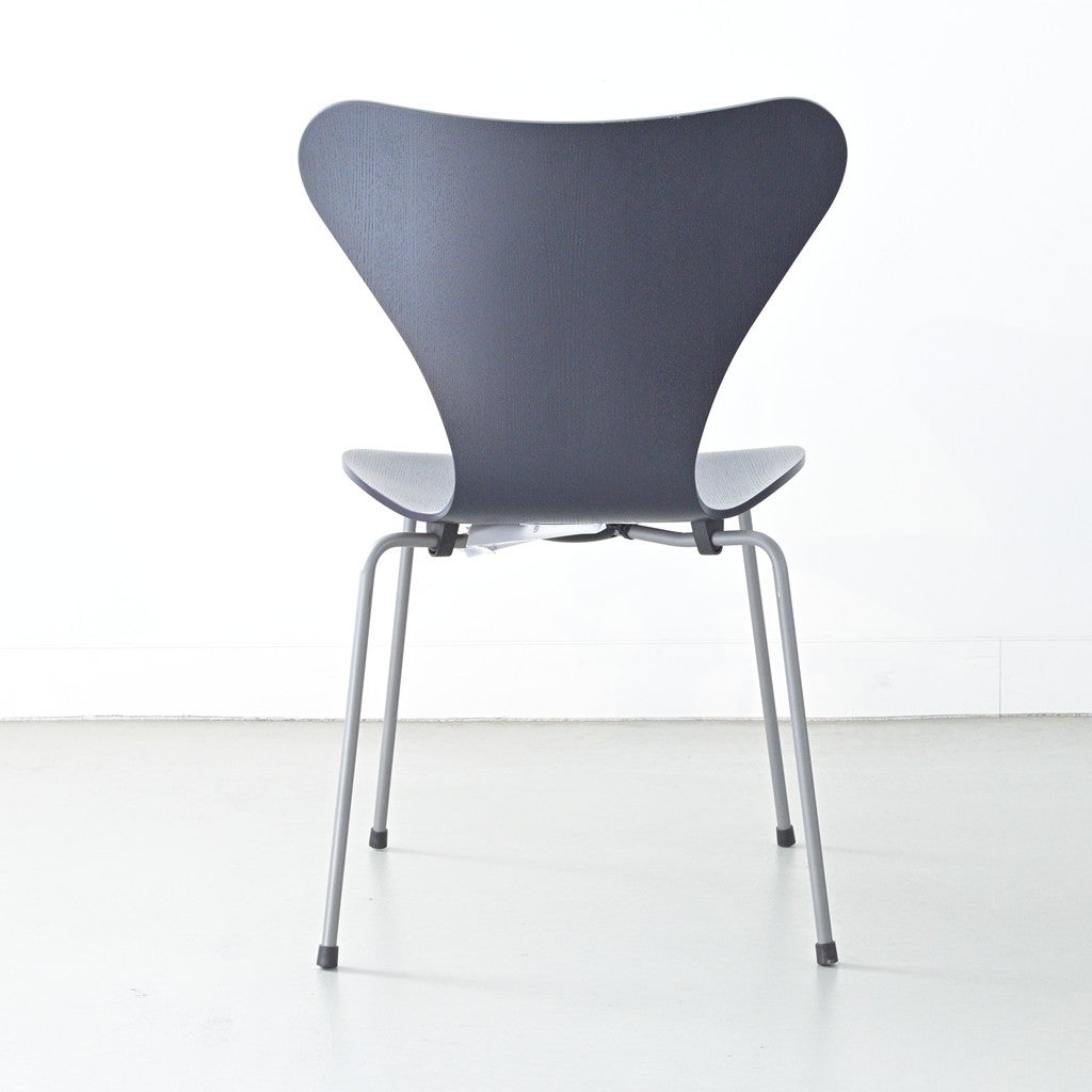 FRITZ HANSEN（フリッツハンセン）/SERIES 7（セブンチェア）/ダイニングチェア/ミッドナイトブルー/カラードアッシュ/シルバーグレー脚/Model 3107/SH43