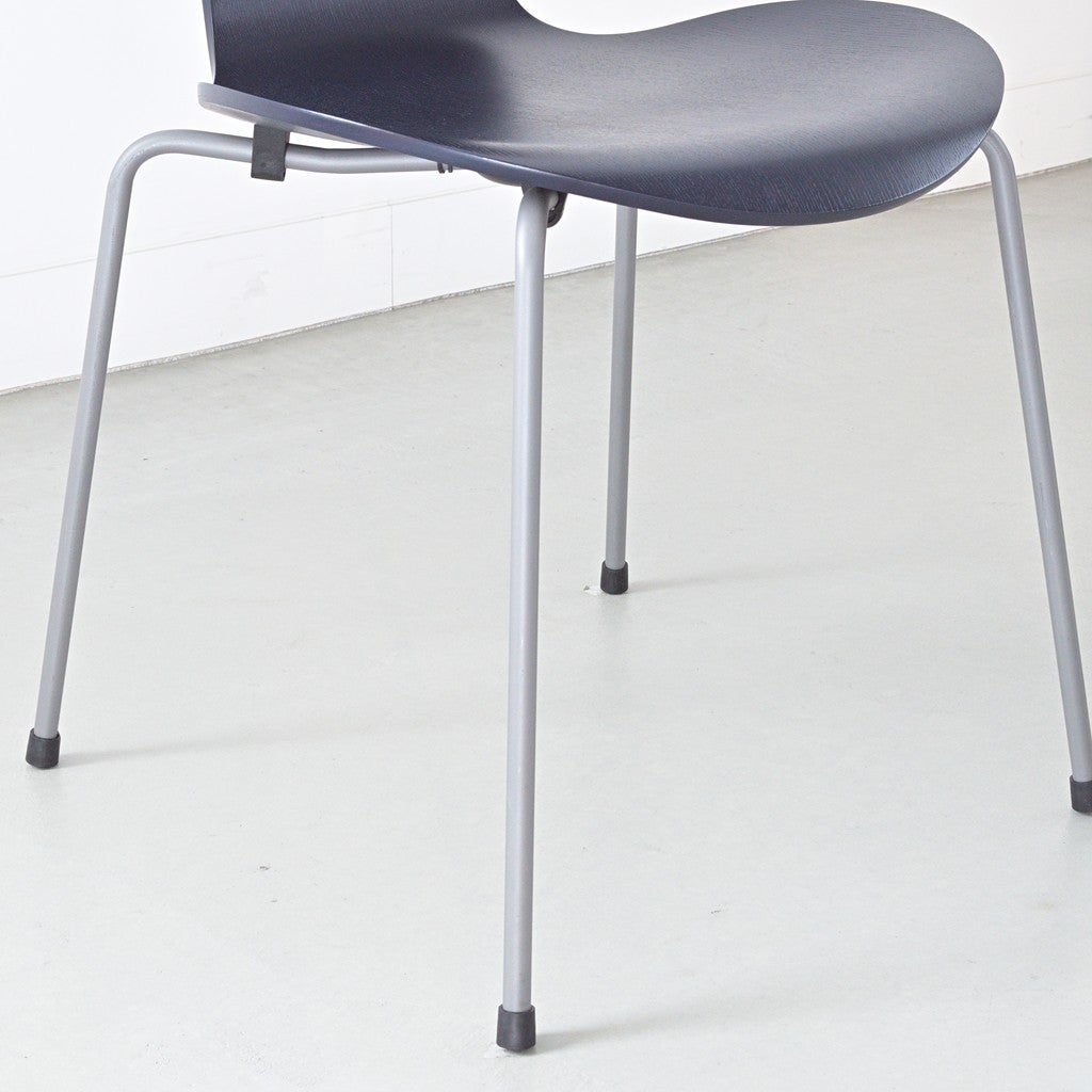 FRITZ HANSEN（フリッツハンセン）/SERIES 7（セブンチェア）/ダイニングチェア/ミッドナイトブルー/カラードアッシュ/シルバーグレー脚/Model 3107/SH43