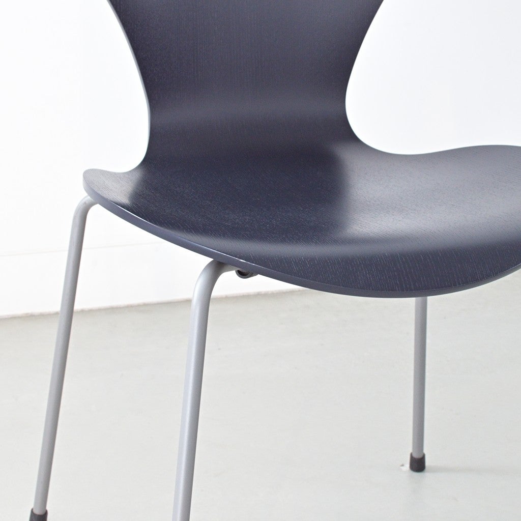 FRITZ HANSEN（フリッツハンセン）/SERIES 7（セブンチェア）/ダイニングチェア/ミッドナイトブルー/カラードアッシュ/シルバーグレー脚/Model 3107/SH43