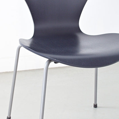 FRITZ HANSEN（フリッツハンセン）/SERIES 7（セブンチェア）/ダイニングチェア/ミッドナイトブルー/カラードアッシュ/シルバーグレー脚/Model 3107/SH43