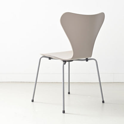 FRITZ HANSEN（フリッツハンセン）/SERIES 7（セブンチェア）/ダイニングチェア/ディープクレイ/ラッカー/シルバーグレー脚/Model 3107/SH43
