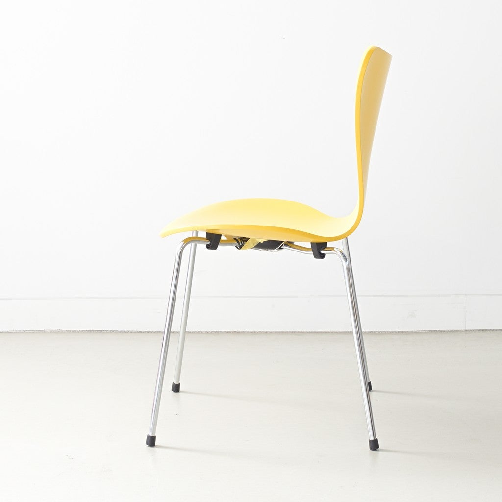 FRITZ HANSEN（フリッツハンセン）/SERIES 7（セブンチェア）/ダイニングチェア/トゥルーイエロー/ラッカー/クローム脚/Model 3107/SH43