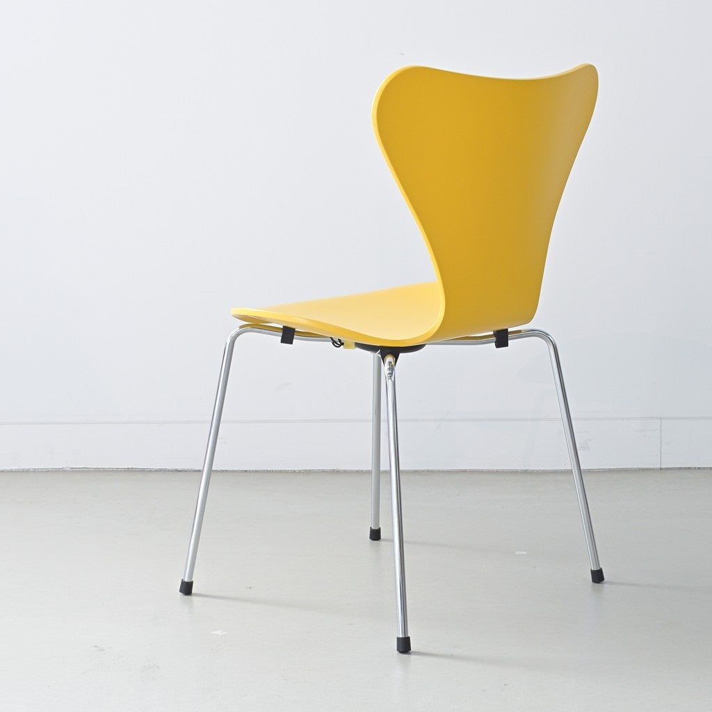 FRITZ HANSEN（フリッツハンセン）/SERIES 7（セブンチェア）/ダイニングチェア/トゥルーイエロー/ラッカー/クローム脚/Model 3107/SH43