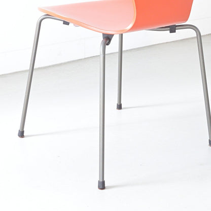 FRITZ HANSEN（フリッツハンセン）/SERIES 7（セブンチェア）/ダイニングチェア/パラダイスオレンジ/ラッカー/ウォームグラファイト脚/Model 3107/SH43