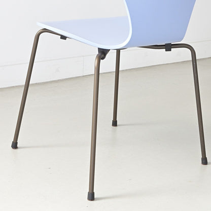 FRITZ HANSEN（フリッツハンセン）/SERIES 7（セブンチェア）/ダイニングチェア/ラベンダーブルー/ラッカー/ブラウンブロンズ脚/Model 3107/SH43