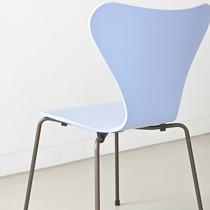 FRITZ HANSEN（フリッツハンセン）/SERIES 7（セブンチェア）/ダイニングチェア/ラベンダーブルー/ラッカー/ブラウンブロンズ脚/Model 3107/SH43