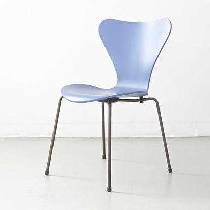 FRITZ HANSEN（フリッツハンセン）/SERIES 7（セブンチェア）/ダイニングチェア/ダスクブルー/ラッカー/ブラウンブロンズ脚/Model 3107/SH43