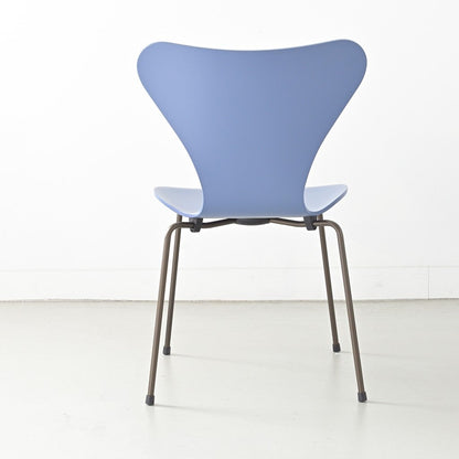 FRITZ HANSEN（フリッツハンセン）/SERIES 7（セブンチェア）/ダイニングチェア/ダスクブルー/ラッカー/ブラウンブロンズ脚/Model 3107/SH43