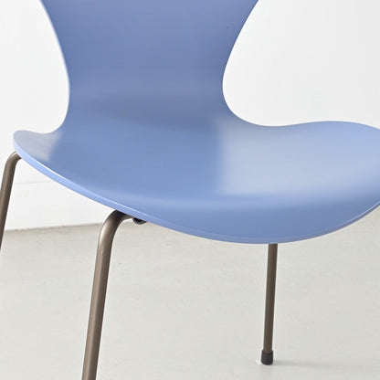FRITZ HANSEN（フリッツハンセン）/SERIES 7（セブンチェア）/ダイニングチェア/ダスクブルー/ラッカー/ブラウンブロンズ脚/Model 3107/SH43