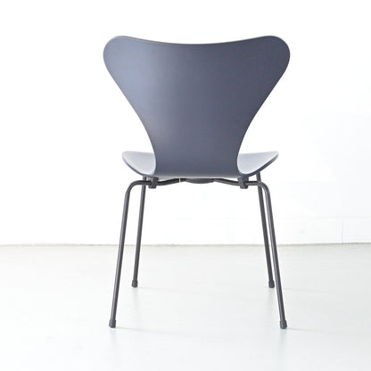 FRITZ HANSEN（フリッツハンセン）/SERIES 7（セブンチェア）/ダイニングチェア/ミッドナイトブルー/ラッカー/ブラック脚/Model 3107/SH43
