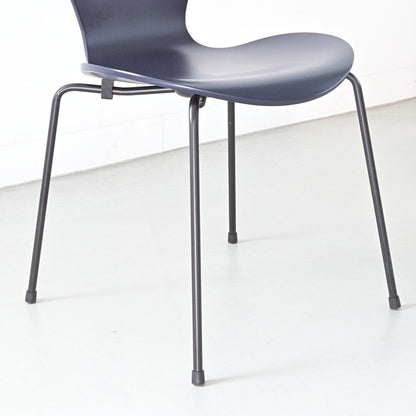 FRITZ HANSEN（フリッツハンセン）/SERIES 7（セブンチェア）/ダイニングチェア/ミッドナイトブルー/ラッカー/ブラック脚/Model 3107/SH43