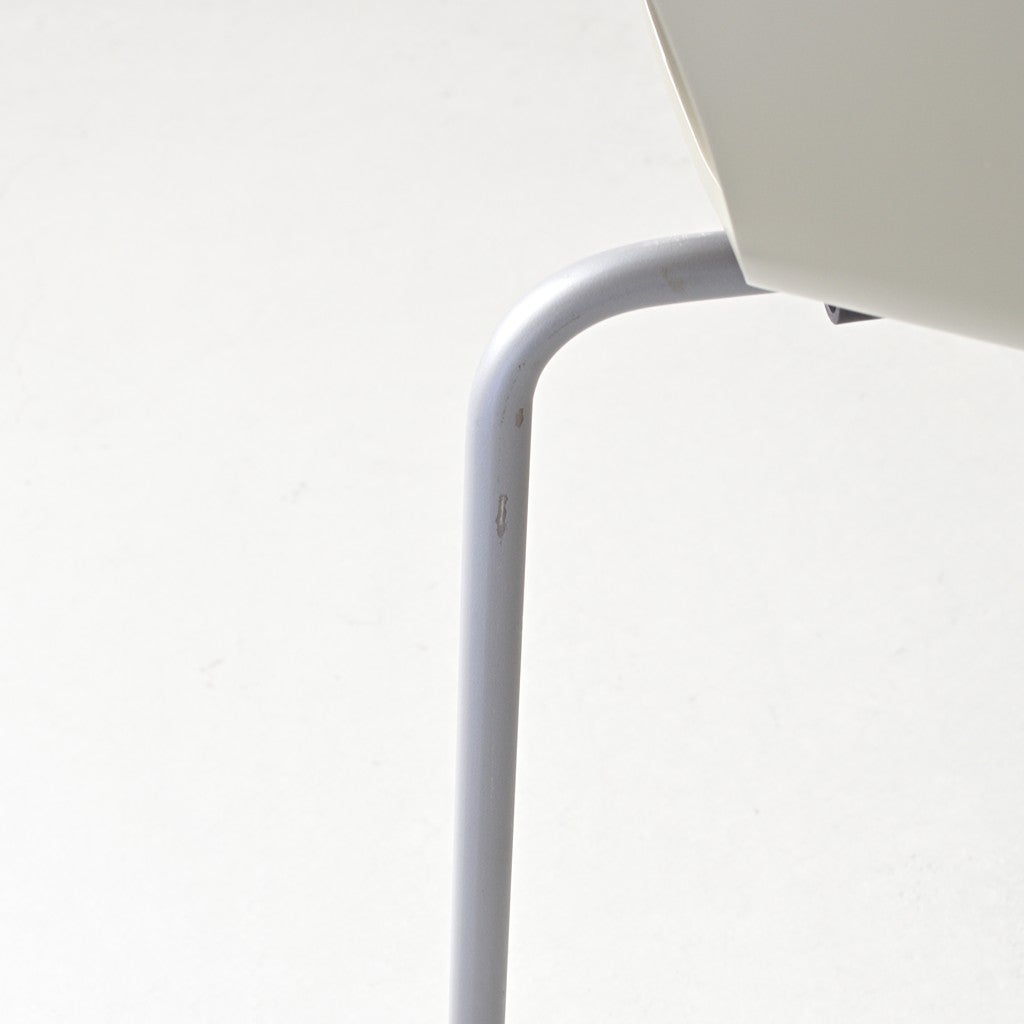 FRITZ HANSEN（フリッツハンセン）/SERIES 7（セブンチェア）/ダイニングチェア/オリーブグリーン/ラッカー/シルバーグレー脚/Model 3107/SH43