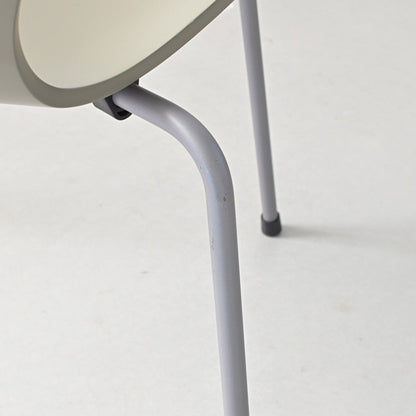 FRITZ HANSEN（フリッツハンセン）/SERIES 7（セブンチェア）/ダイニングチェア/オリーブグリーン/ラッカー/シルバーグレー脚/Model 3107/SH43