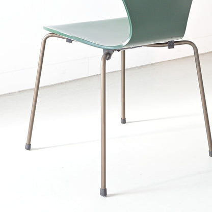 FRITZ HANSEN（フリッツハンセン）/SERIES 7（セブンチェア）/ダイニングチェア/エバーグリーン/ラッカー/ブラウンブロンズ脚/Model 3107/SH43