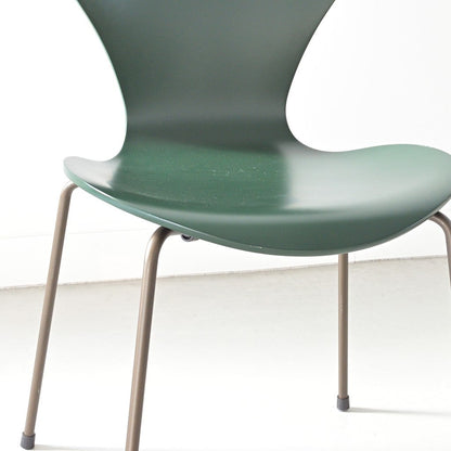 FRITZ HANSEN（フリッツハンセン）/SERIES 7（セブンチェア）/ダイニングチェア/エバーグリーン/ラッカー/ブラウンブロンズ脚/Model 3107/SH43